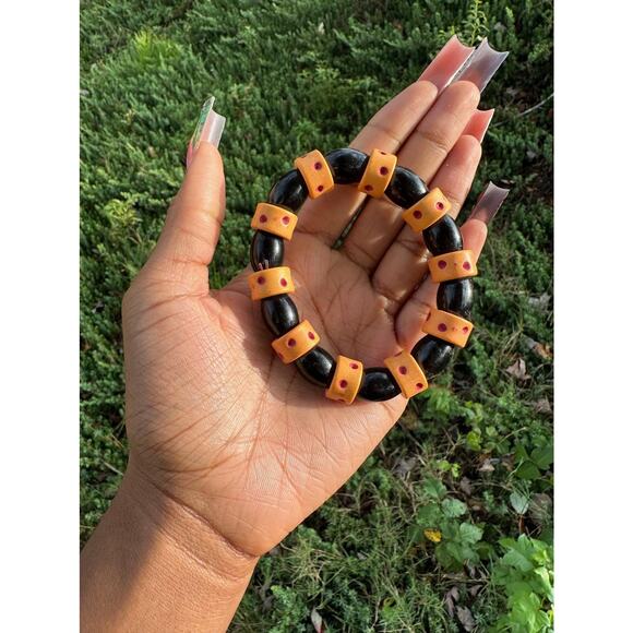 beautiful medium sized beaded bracelets - Picture 6 of 7